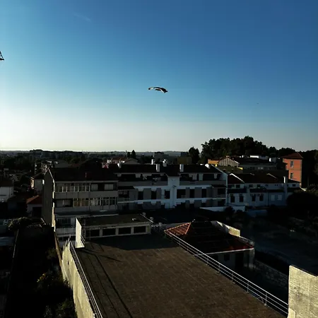 Bed & Breakfast Private In Shared Porto